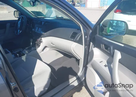 2011 Toyota Highlander Base V6 из США, поврежденный, VIN 5TDZK3EH1BS033994